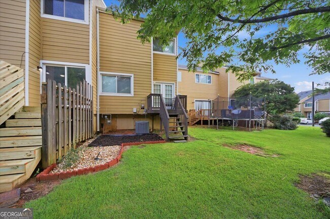 Building Photo - 220 Yuba Walk