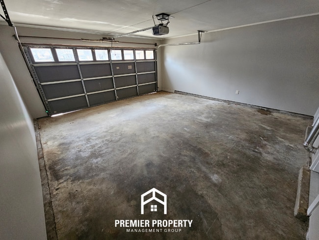 Building Photo - 5740 Fox Bend Ave