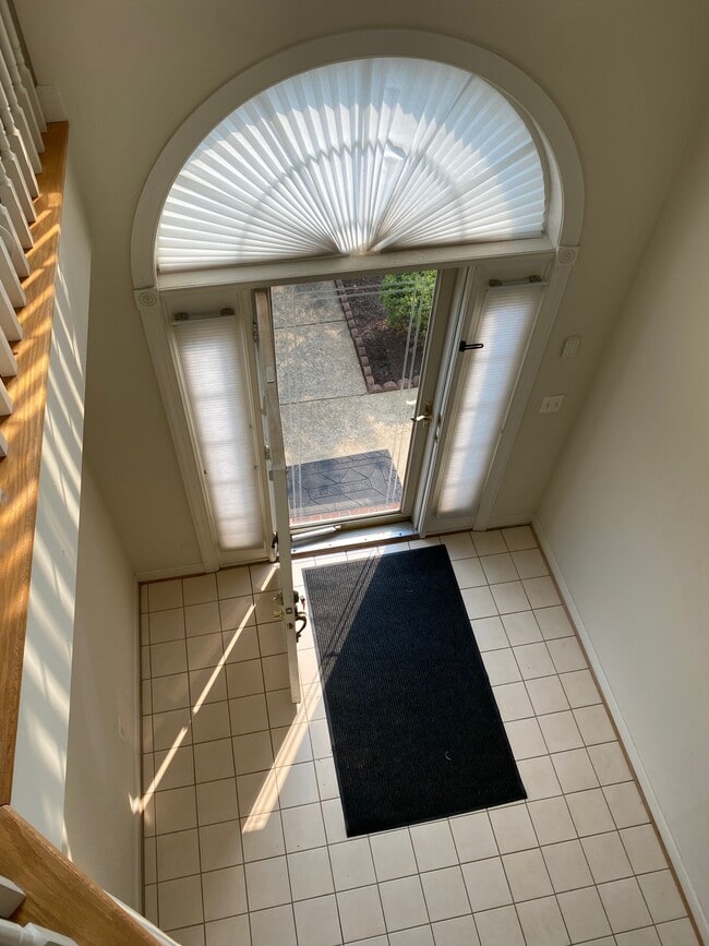 Building Photo - 14236 Madrigal Dr