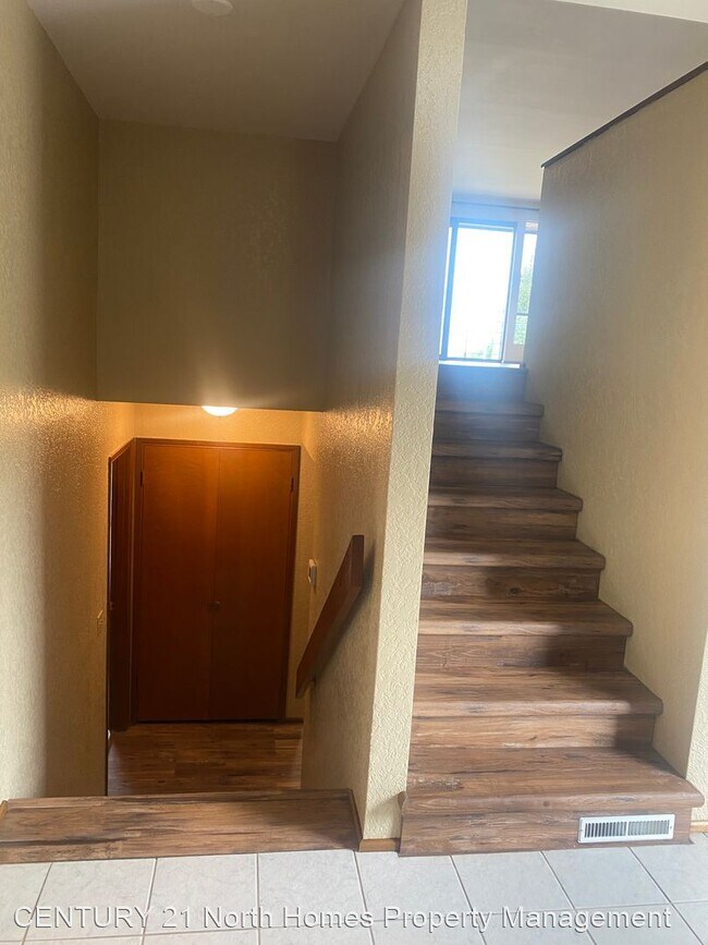 Building Photo - 3 br, 2 bath House - 4626 Greely St