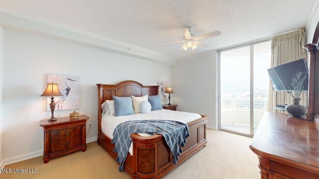 Building Photo - 2060 Beach Blvd