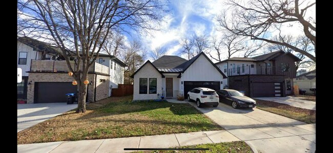 Primary Photo - 1920 Carver Ave