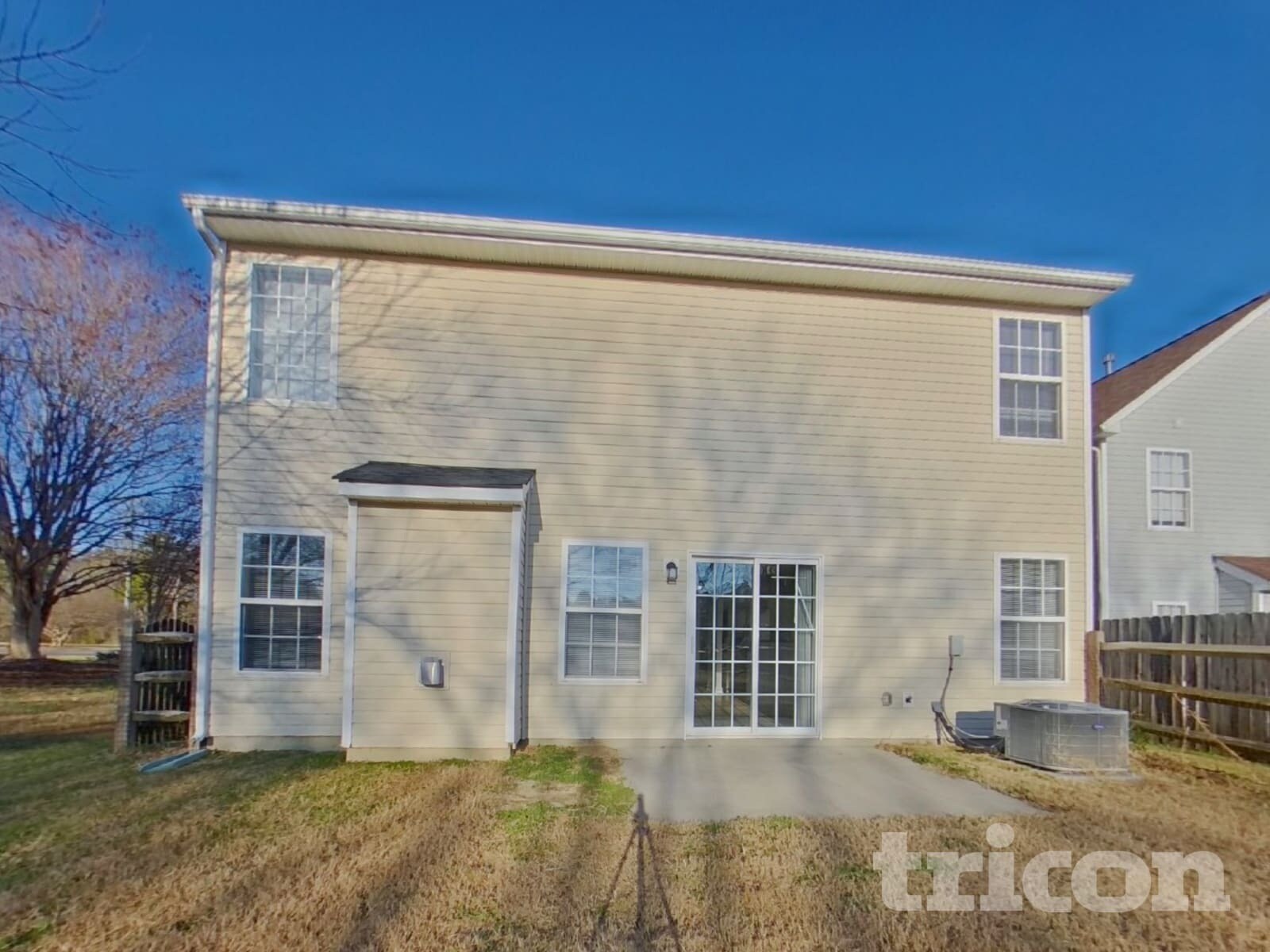 Building Photo - 9245 Simonton Dr