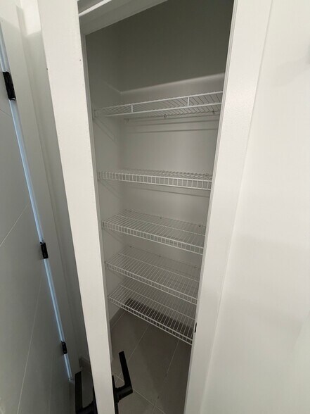 Building Photo - 147 NW 32nd St