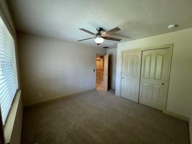 Building Photo - Beautiful 4 bed 3.5 bath home in Eagle jus...