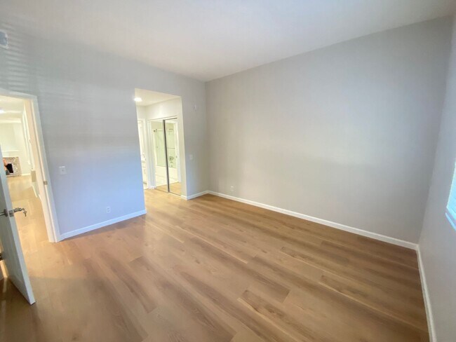 Building Photo - Completely Remodeled 2 Bedroom, 2 Bathroom...