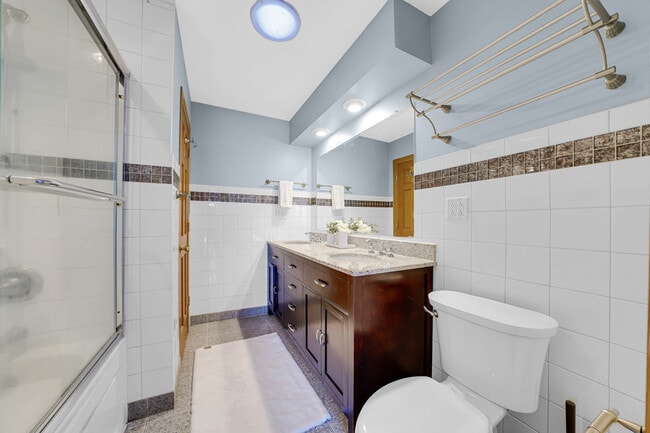 Building Photo - 2226 Shannondale Dr