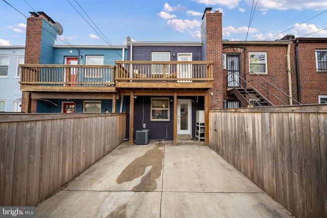 Building Photo - 1259 16th St NE