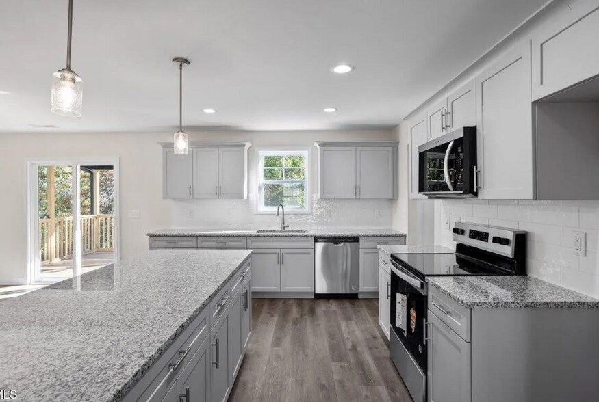 Building Photo - 476 Placid Pond Dr