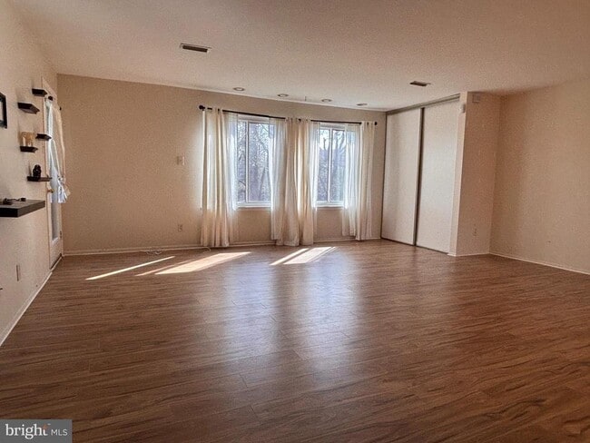 Building Photo - 1821 The Woods II