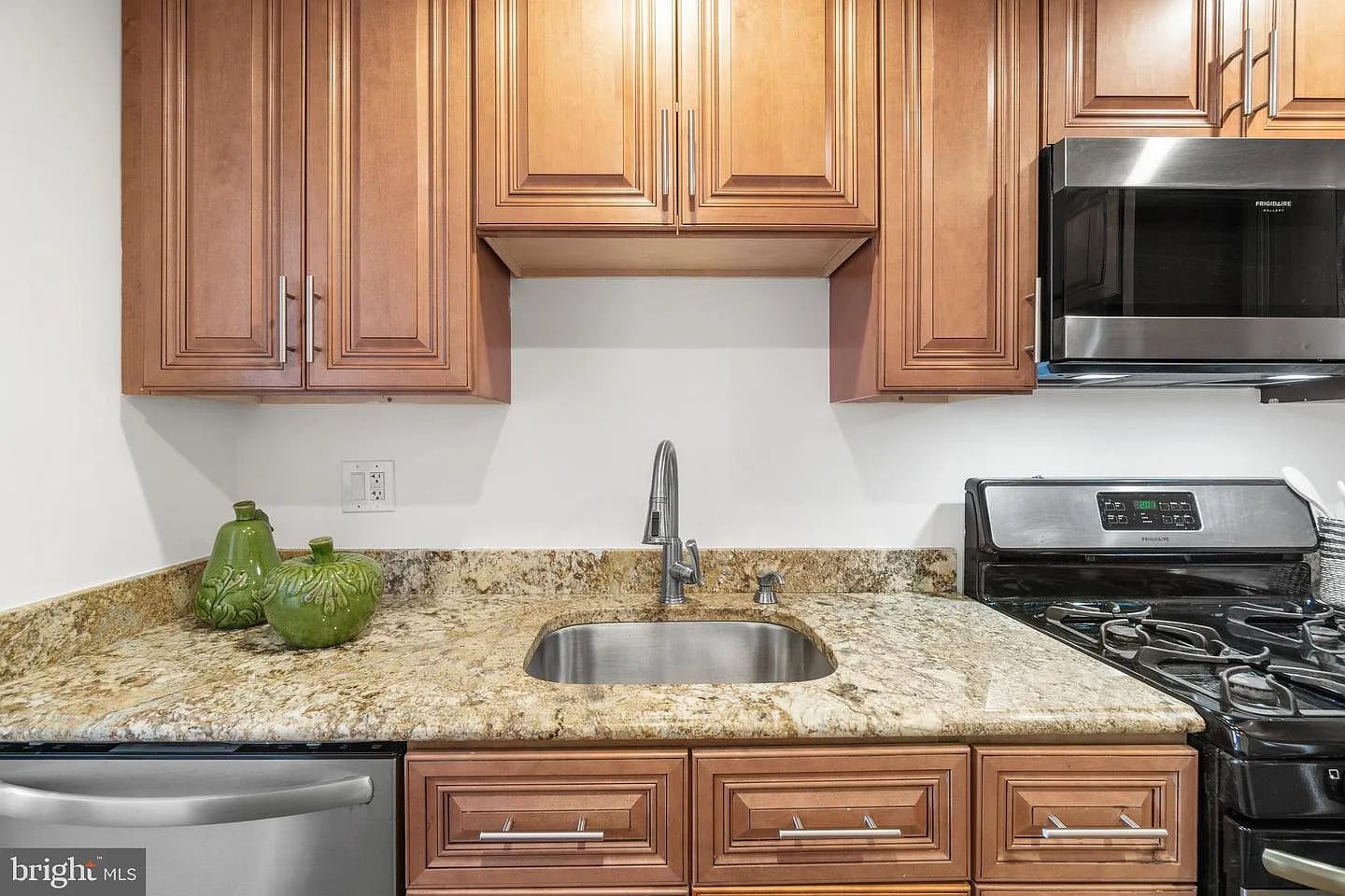 Building Photo - 5111 8th Rd S