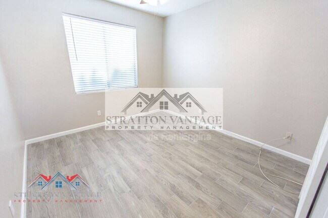 Building Photo - 16627 W McKinley St