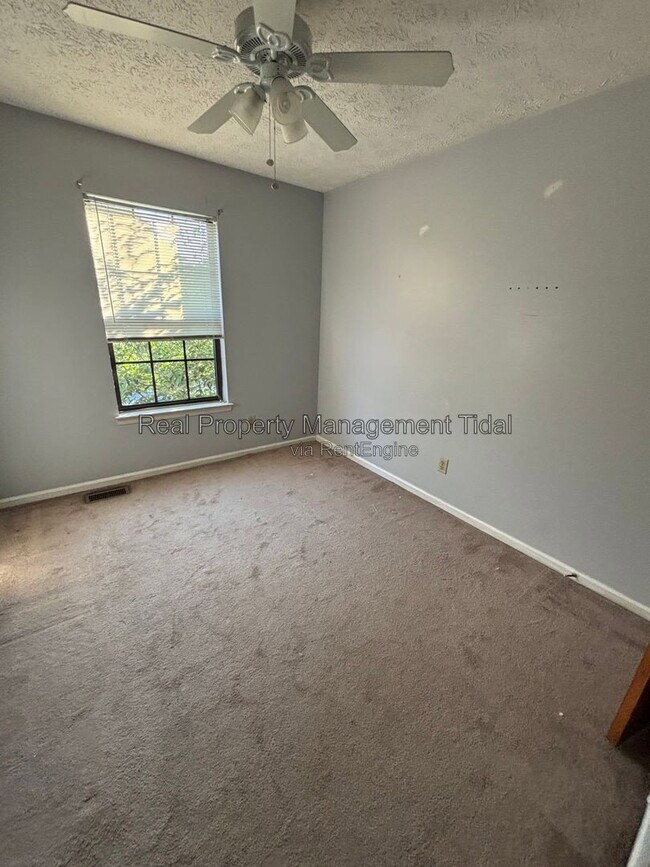 Building Photo - 361 Circuit Ln