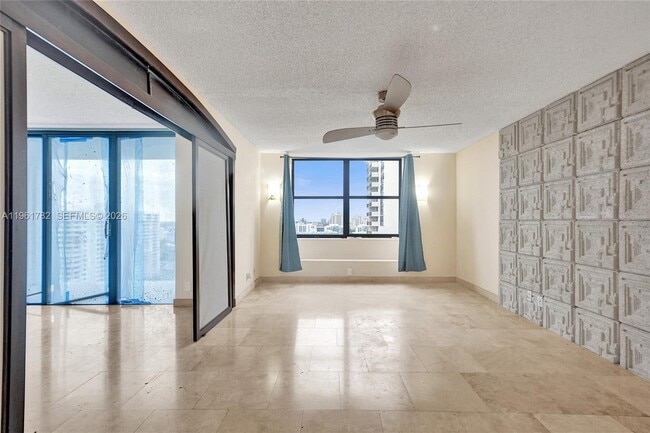 Building Photo - 18151 NE 31st Ct