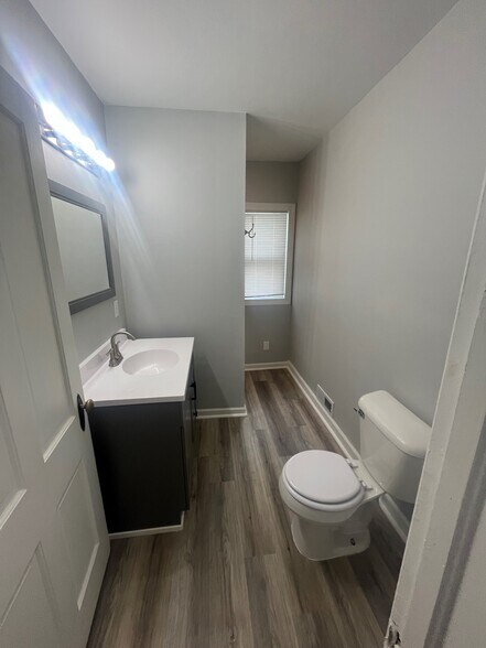 2nd floor bathroom - 730 E Burlington St