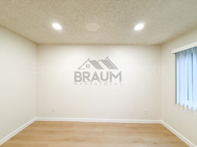 Building Photo - 4636 Laurel Canyon Blvd