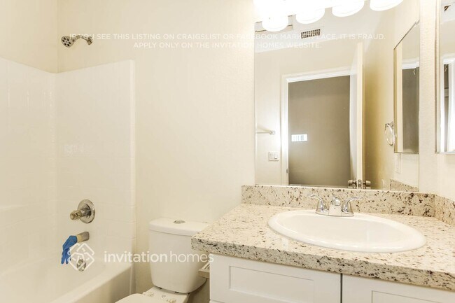 Building Photo - 8703 N 112th Ave