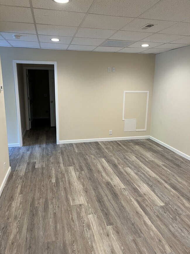 Building Photo - 110 Blair St