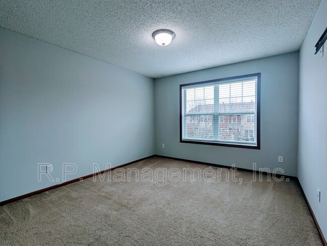 Building Photo - 3352 Hazel Trail