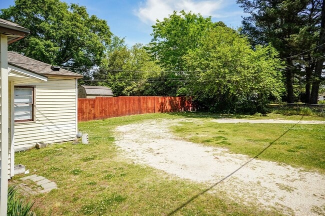 Building Photo - S Mckay Ave- Duplex