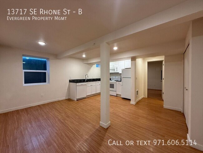 Building Photo - 13717 SE Rhone St