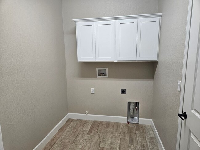 Building Photo - 3 Bedroom Home in Desert Lakes on the Golf Course