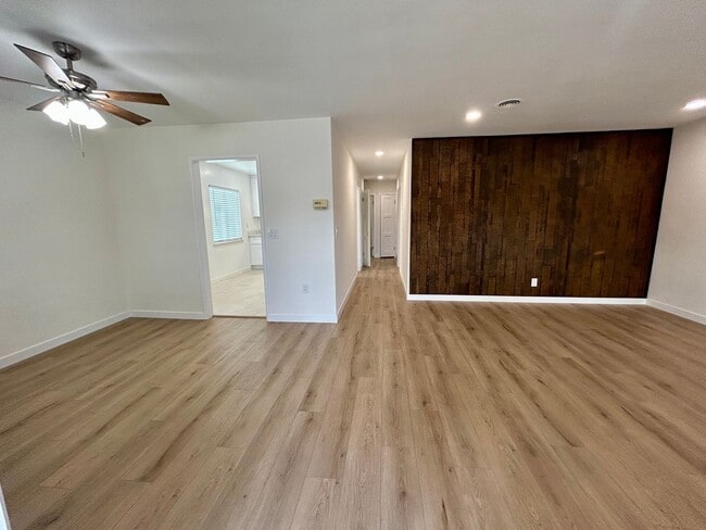 Building Photo - Fantastic San Lorenzo Village Home!   Move...