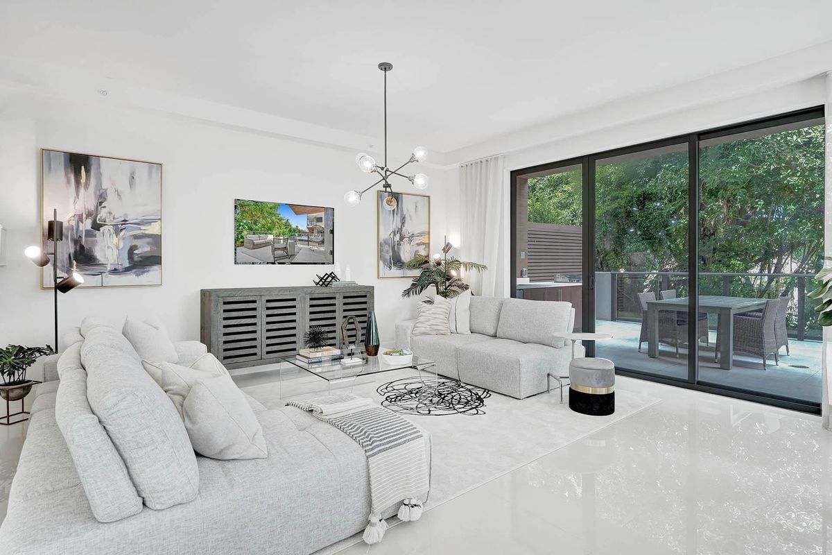 Building Photo - 3040 N Ocean Blvd