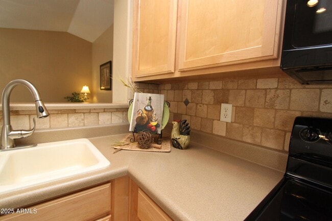 Building Photo - 45059 Paraiso Ln