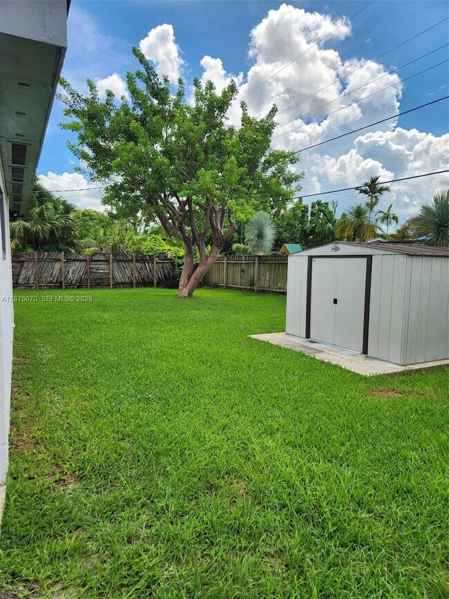 Building Photo - 10990 SW 57th St