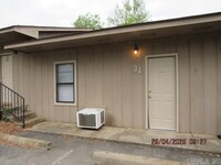 Building Photo - 1313 McNutt Rd