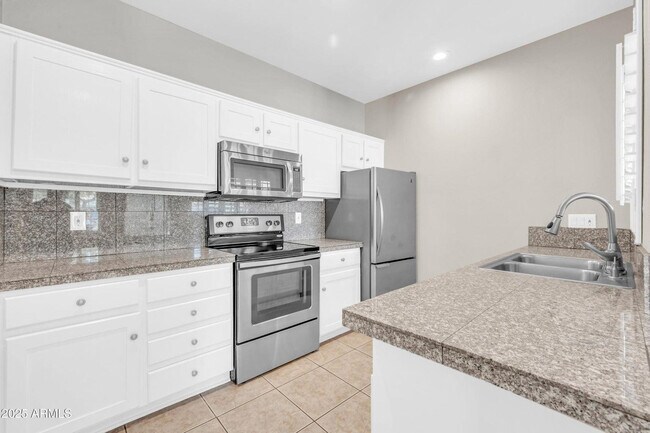 Building Photo - 11333 N 92nd St