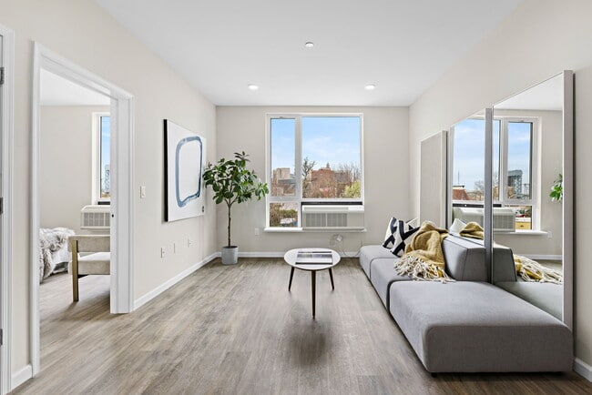 Building Photo - 313-315 Lake St