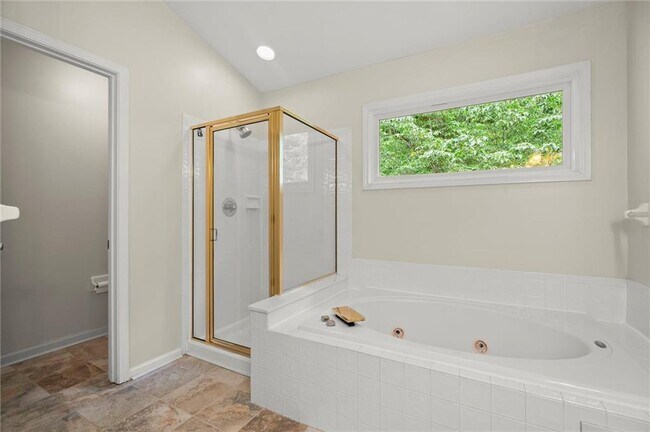 Building Photo - 1158 Manor Crest Ct NE