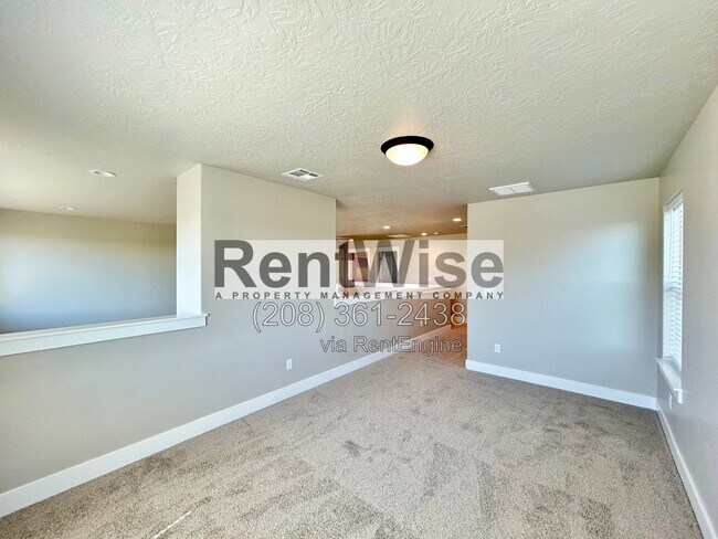 Building Photo - 5845 W Sprig Dr