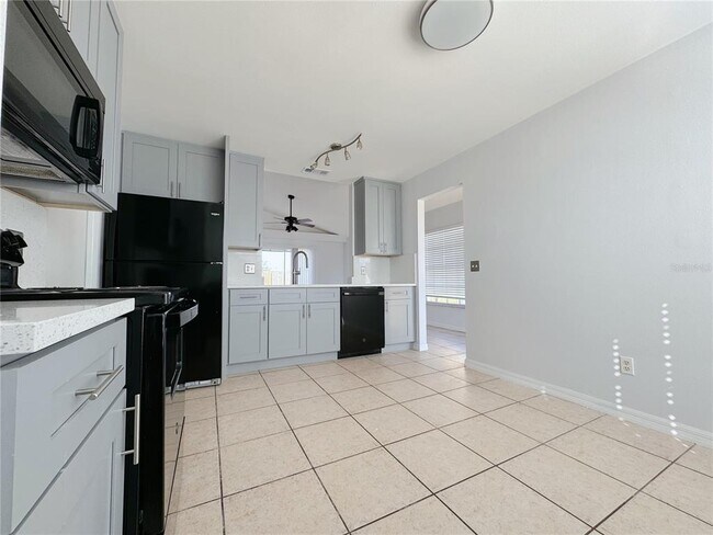 Building Photo - 8706 Fort Shea Ave