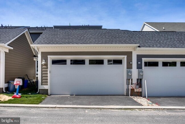 Building Photo - 6416 Greenleigh Ave