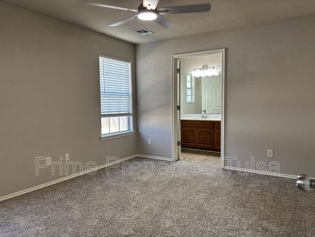 Building Photo - 10333 E 112th St S