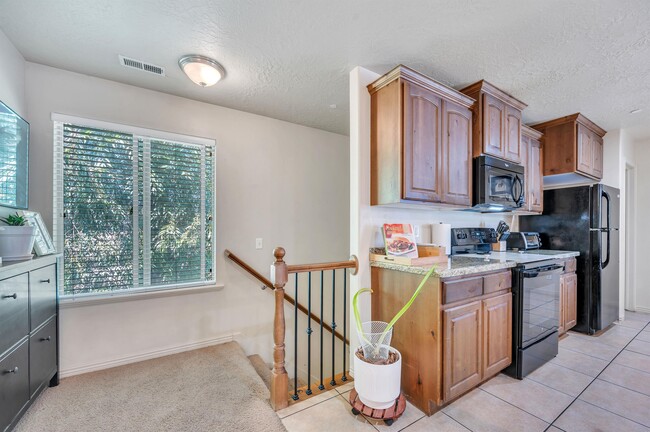 Building Photo - 35 E 150 N