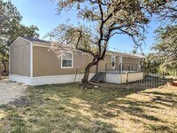 Building Photo - Move-In Ready Home Near Canyon Lake – Fres...