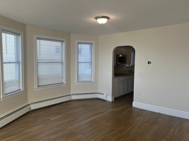 Building Photo - 66 Humphrey St