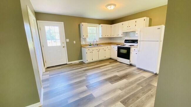 Building Photo - 847 Skipwith Rd