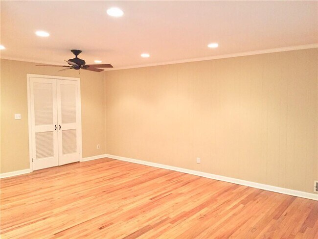 Building Photo - 4625 Kings Down Rd