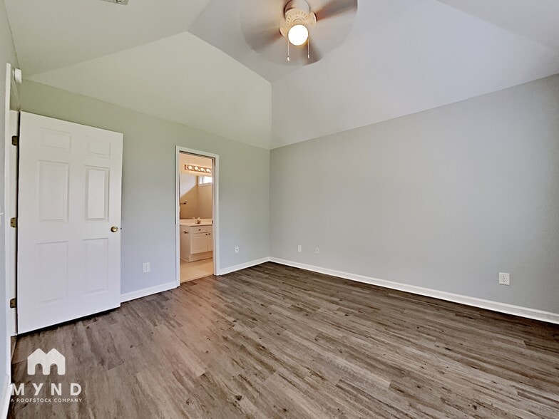 Building Photo - 378 Walker Way