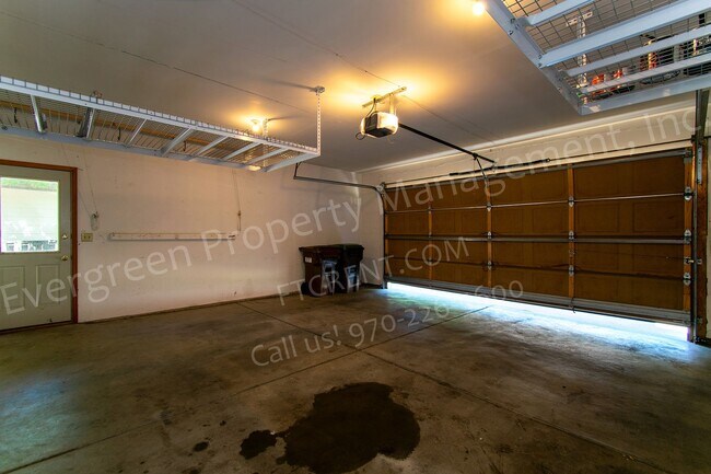 Building Photo - 1223 Red Oak Ct