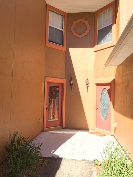 Primary Photo - 6813 Misty View Dr