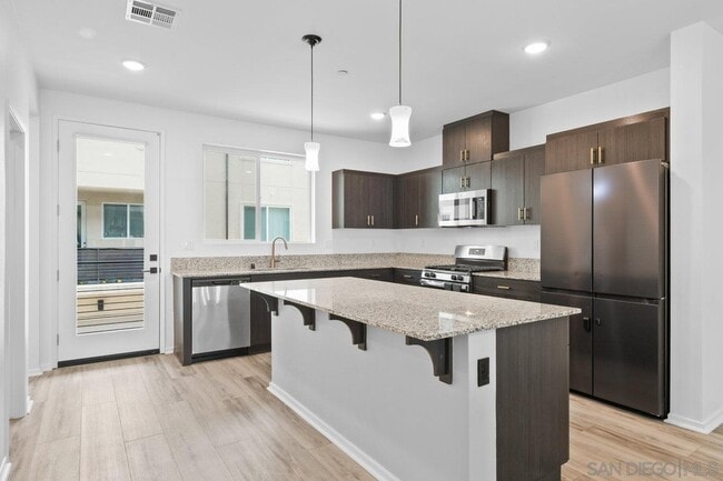 Building Photo - 5212 Beachfront Cove