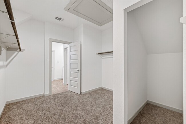 Building Photo - 1322 Truckee River Dr