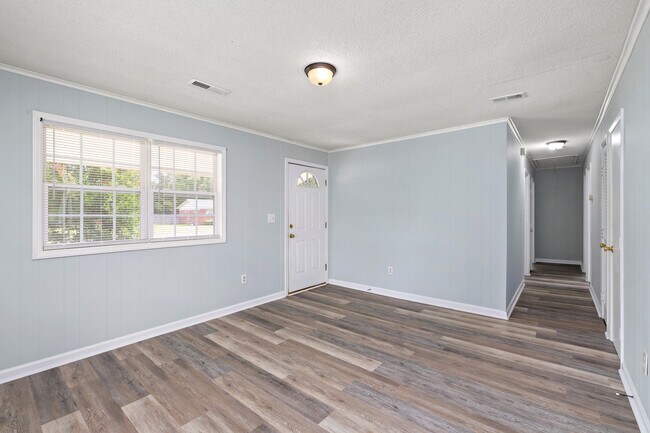 Building Photo - 3640 Lindella Rd