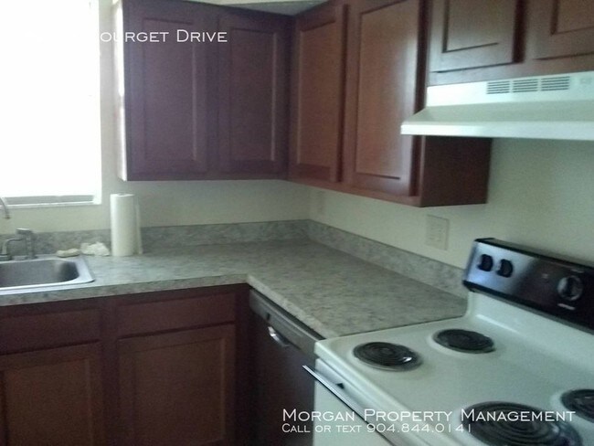 Building Photo - 2218 Bourget Dr